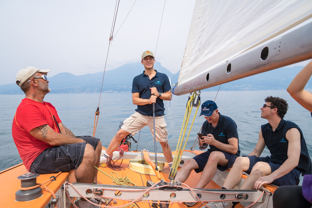 team building in barca a vela